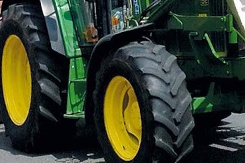 Tractors & Agricultural Vehicles