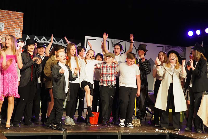 newport students perform bugsy malone